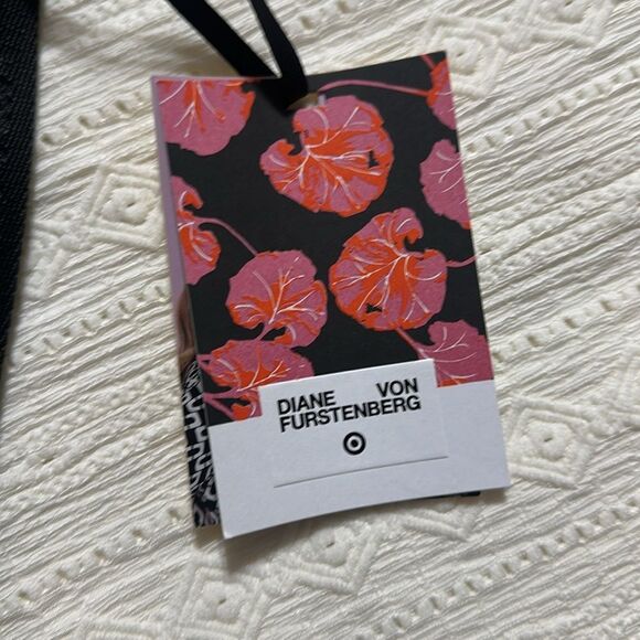 DVF x Target Black Pink Red White Geo Print Nylon Small Crossbody Wallet Set - Picture 12 of 14